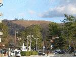 奈良県庁付近から見た若草山。この季節の色。